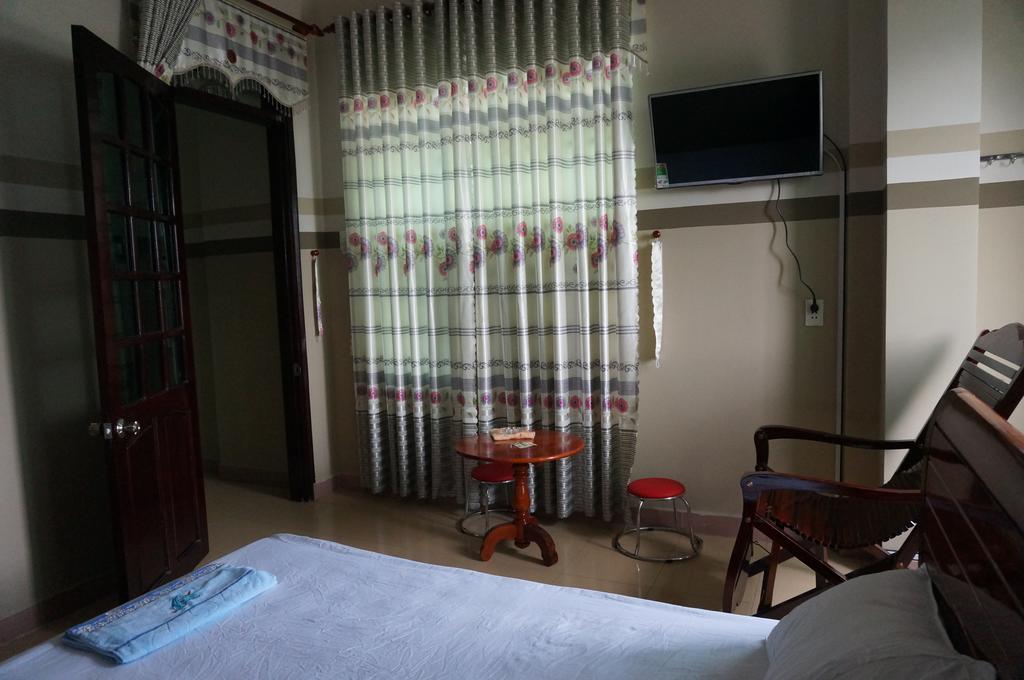 Thanh Lich Guesthouse Quang Ngai Esterno foto