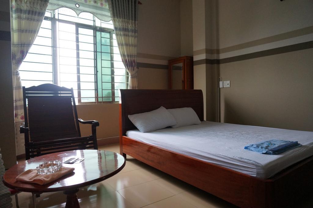 Thanh Lich Guesthouse Quang Ngai Esterno foto